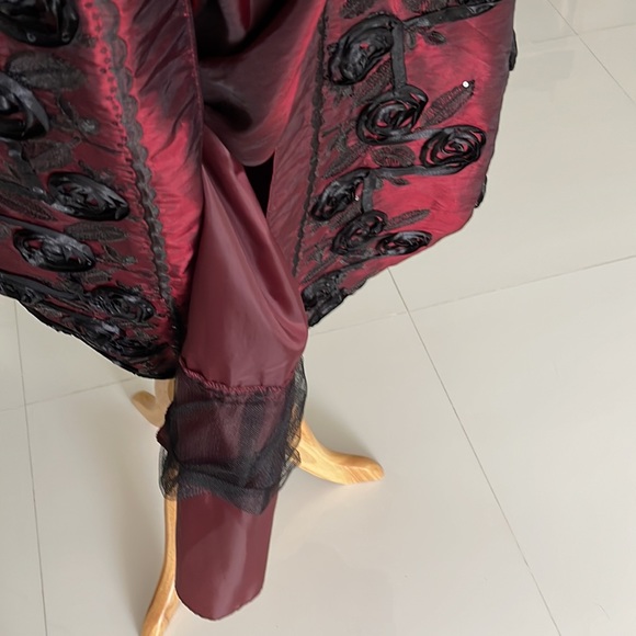 Vintage S.L. Fashions Black & Burgundy Sequined Floral Special Occasion Dress - Picture 5 of 9